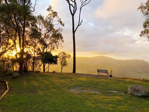 Valley View Luxury Retreat - Accommodation Mermaid Beach 1