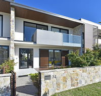 Villa Capri Waterside at Trinity Point - Accommodation Mermaid Beach