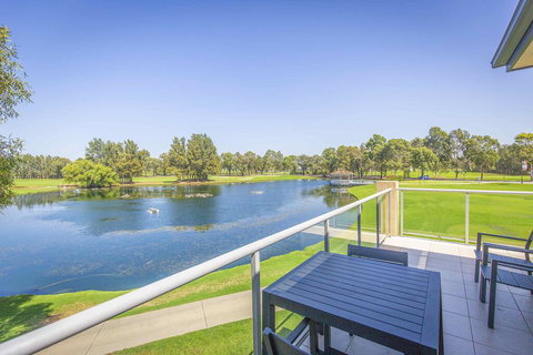 Villa On The Green - Accommodation Mermaid Beach 2