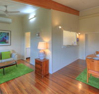 Village Stays Coldstream Gallery Apartment - Accommodation Mermaid Beach