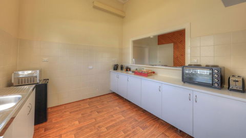 Village Stays Coldstream Gallery Apartment - Accommodation Mermaid Beach 2