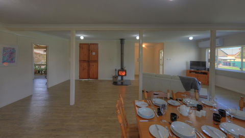 Village Stays Coldstream Gallery Bungalow - Accommodation Mermaid Beach 2