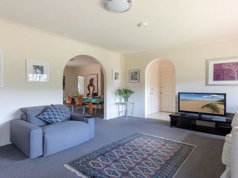 Walling-Clifton Gardens - Backing Onto Golf Course - Accommodation Mermaid Beach 2