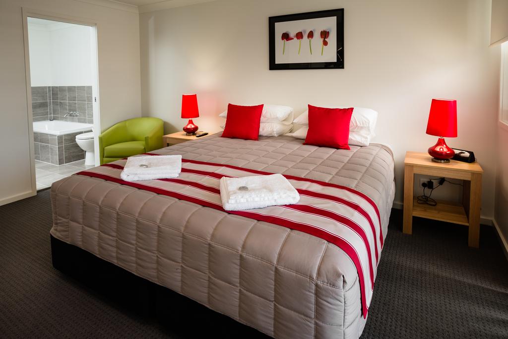Minmi NSW Accommodation Mermaid Beach