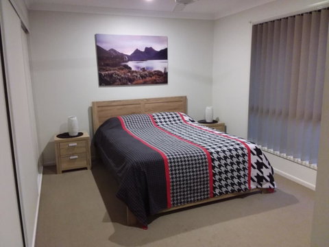 Waratah And Wattle Apartments - Accommodation Mermaid Beach 2