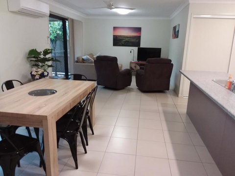Waratah And Wattle Apartments - Accommodation Mermaid Beach 0