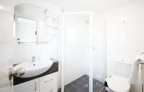 Warringa Surf Holiday Apartments - Accommodation Mermaid Beach 0