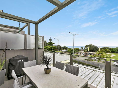 WATERFRONT TWO - Position Perfect , , , NEW LISTING 2019, , ,  - Accommodation Mermaid Beach 1