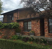 Bricks and Roses - Accommodation Mermaid Beach