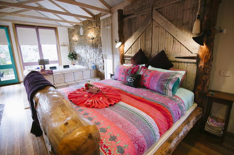 Ditto Daddy's - Accommodation Mermaid Beach 6