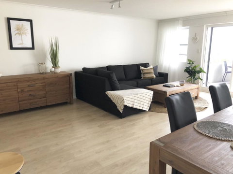 Sunshine Beach Luxe Apartment - Accommodation Mermaid Beach 32