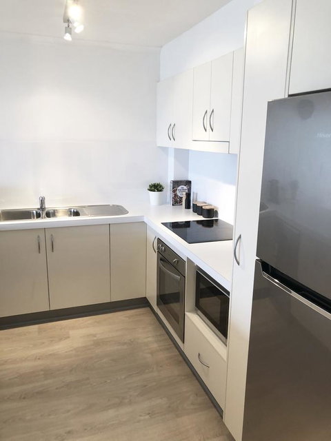 Sunshine Beach Luxe Apartment - Accommodation Mermaid Beach 9