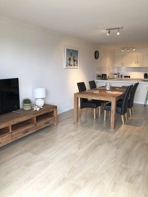 Sunshine Beach Luxe Apartment - Accommodation Mermaid Beach 17