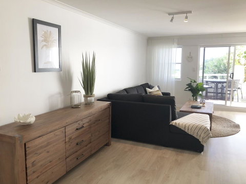 Sunshine Beach Luxe Apartment - Accommodation Mermaid Beach 23