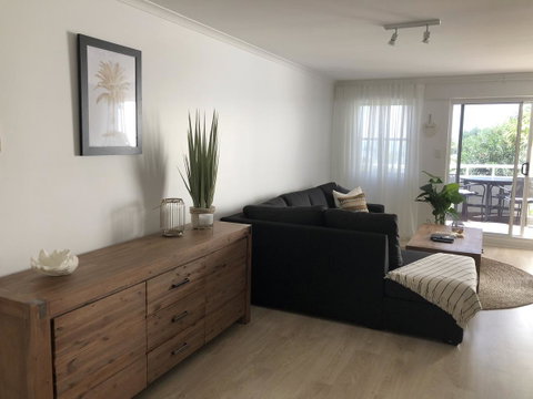 Sunshine Beach Luxe Apartment - Accommodation Mermaid Beach 26