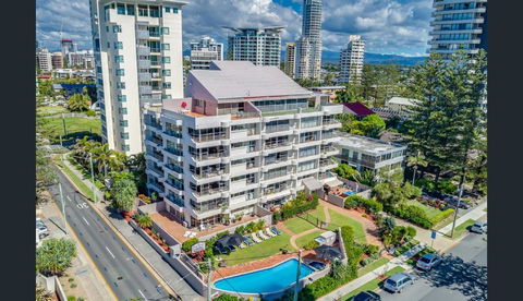 Surfers Chalet - Accommodation Mermaid Beach 30