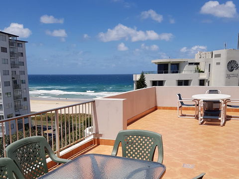 Surfers Chalet - Accommodation Mermaid Beach 37