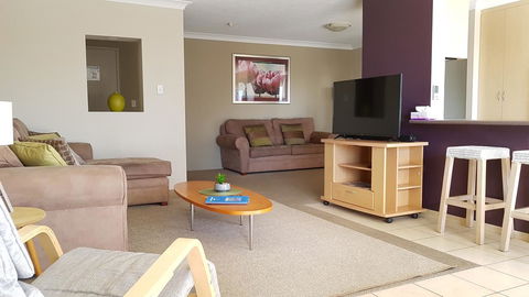 Surfers Chalet - Accommodation Mermaid Beach 18