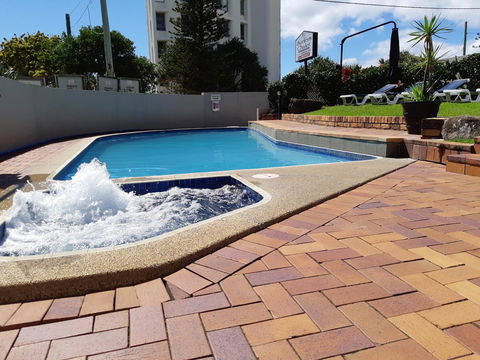 Surfers Chalet - Accommodation Mermaid Beach 3