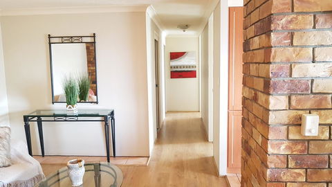 Surfers Chalet - Accommodation Mermaid Beach 22