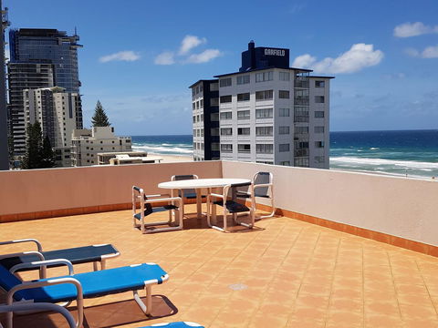 Surfers Chalet - Accommodation Mermaid Beach 36