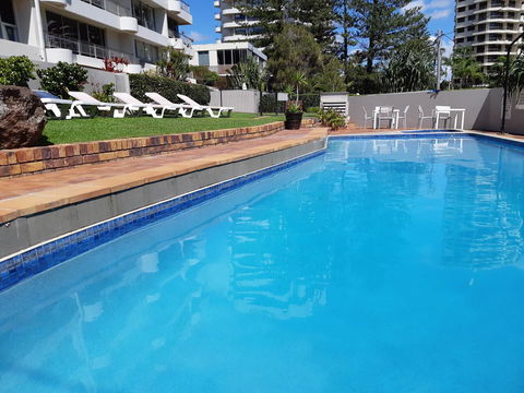Surfers Chalet - Accommodation Mermaid Beach 7