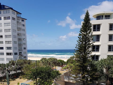 Surfers Chalet - Accommodation Mermaid Beach 29