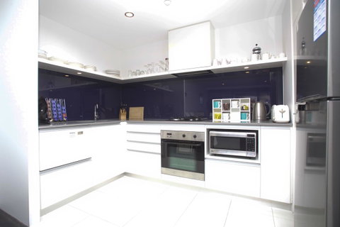 Circle Luxury Holidays - Accommodation Mermaid Beach 8