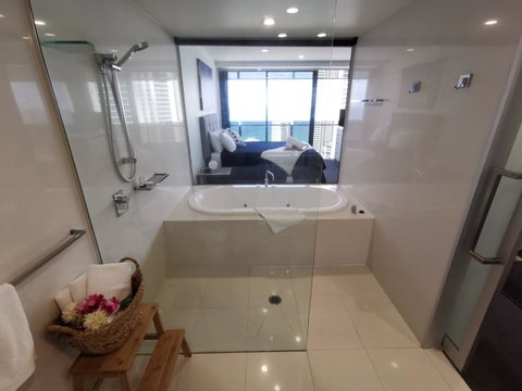 Circle Luxury Holidays - Accommodation Mermaid Beach 11