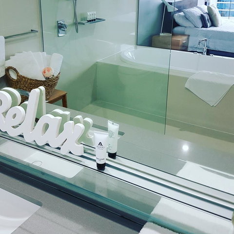 Circle Luxury Holidays - Accommodation Mermaid Beach 24