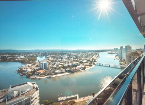Circle Luxury Holidays - Accommodation Mermaid Beach 10