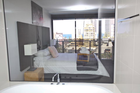 Circle Luxury Holidays - Accommodation Mermaid Beach 5