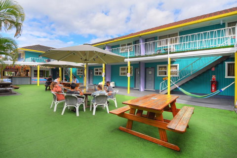 Backpackers In Paradise 18-35 Hostel - Accommodation Mermaid Beach 2
