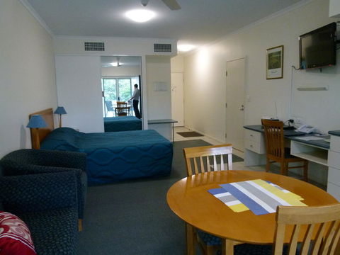 Madison Ocean Breeze Apartments - Accommodation Mermaid Beach 27