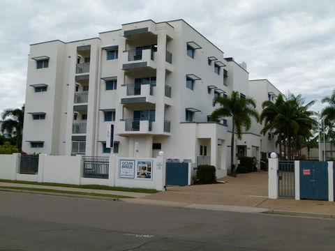 Madison Ocean Breeze Apartments - Accommodation Mermaid Beach 2