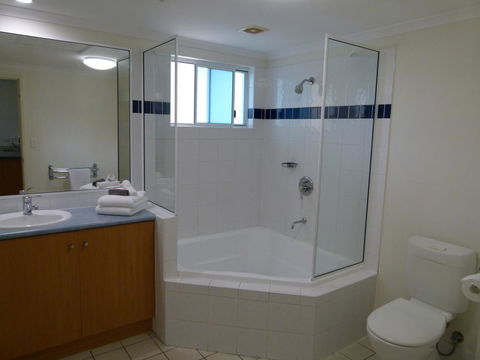Madison Ocean Breeze Apartments - Accommodation Mermaid Beach 34