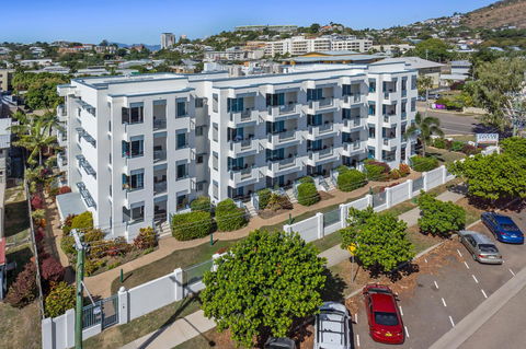 Madison Ocean Breeze Apartments - Accommodation Mermaid Beach 1
