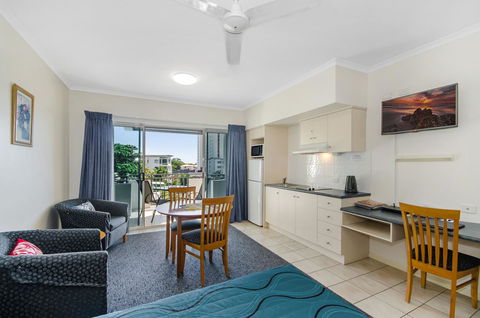 Madison Ocean Breeze Apartments - Accommodation Mermaid Beach 11