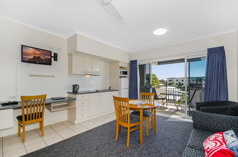 Madison Ocean Breeze Apartments - Accommodation Mermaid Beach 12