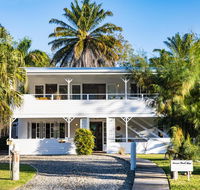Jamaica Beach House - Accommodation Mermaid Beach
