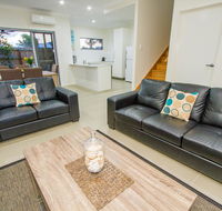 Agnes Sails - Accommodation Mermaid Beach