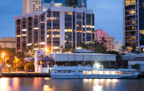 Tiki Hotel Apartments Surfers Paradise - Accommodation Mermaid Beach 8