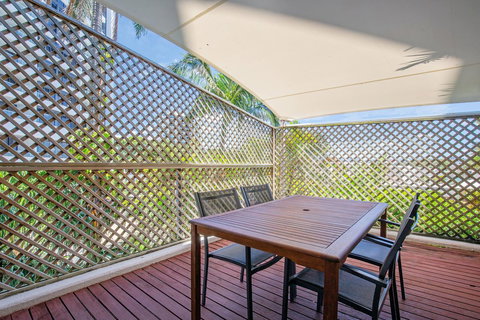 Tiki Hotel Apartments Surfers Paradise - Accommodation Mermaid Beach 10