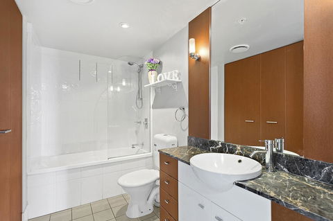 Beach Stay - Ocean & Riverview Resort Chevron Renaissance Central Surfers Paradise - Accommodation Mermaid Beach 6