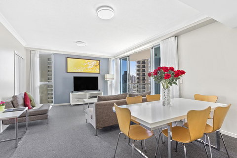 Beach Stay - Ocean & Riverview Resort Chevron Renaissance Central Surfers Paradise - Accommodation Mermaid Beach 10