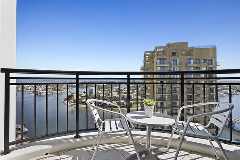 Beach Stay - Ocean & Riverview Resort Chevron Renaissance Central Surfers Paradise - Accommodation Mermaid Beach 13