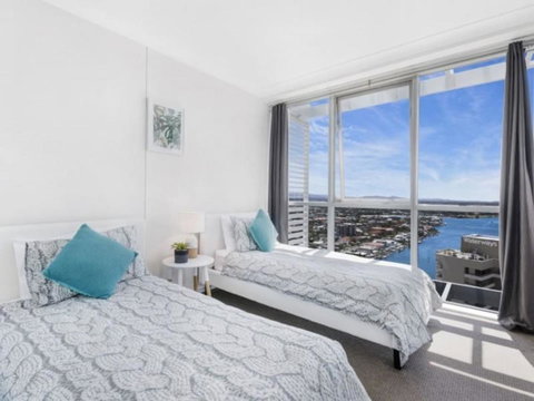 Beach Stay - Ocean & Riverview Resort Chevron Renaissance Central Surfers Paradise - Accommodation Mermaid Beach 2