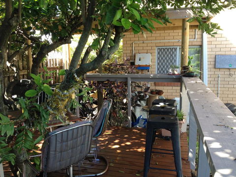 XYL Pets Friendly Seaside Boutique Guesthouse - Accommodation Mermaid Beach 33
