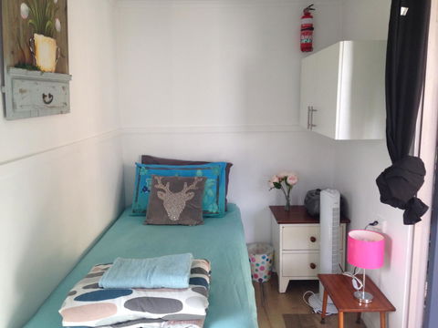 XYL Pets Friendly Seaside Boutique Guesthouse - Accommodation Mermaid Beach 28