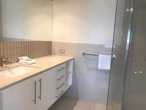 Proximity Waterfront Apartments - Accommodation Mermaid Beach 11